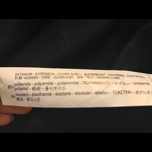 Black Sleeveless Blouse - Picture 5 of 6